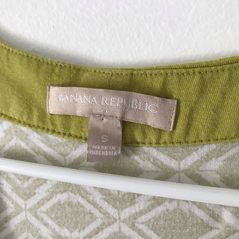 Banana Republic Green Tank (s) - Picture 2 of 6